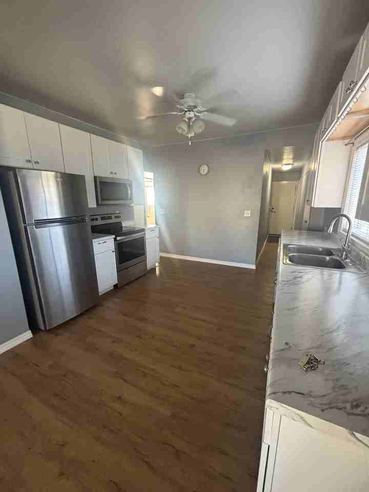 1814 Elm St - Photo 3 of 8