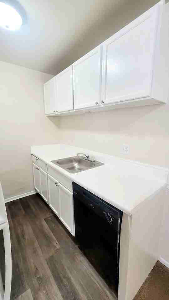 1253 Nelson St #A - Photo 5 of 9