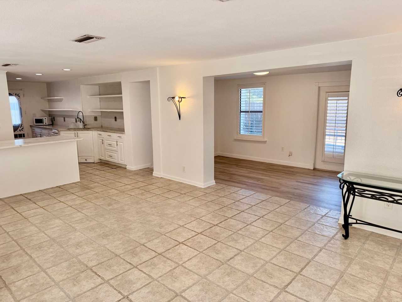 4346 Murdock Ave - Photo 4 of 19