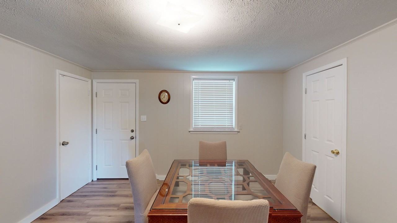 617 Boxwood Rd - Photo 5 of 26