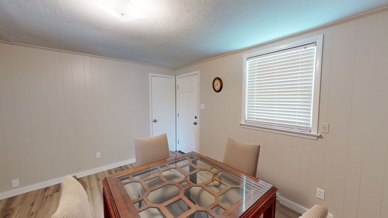 617 Boxwood Rd - Photo 6 of 26