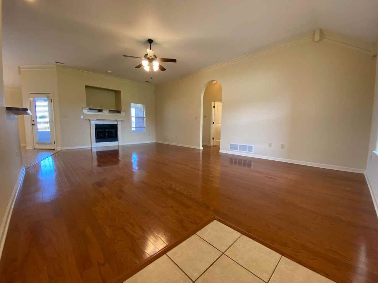 832 Bayou Vista Dr - Photo 3 of 28