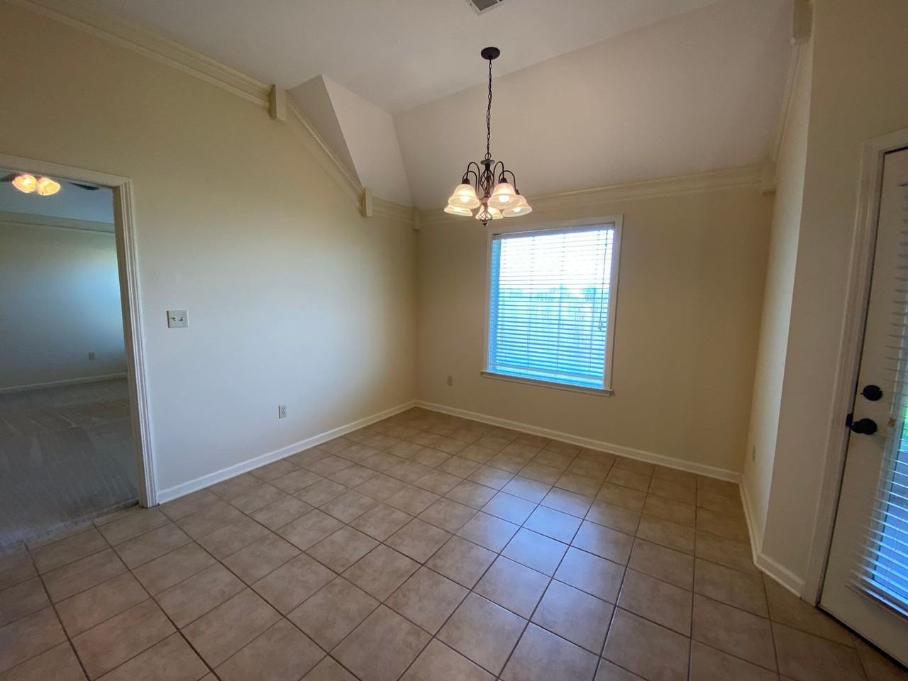 832 Bayou Vista Dr - Photo 6 of 28