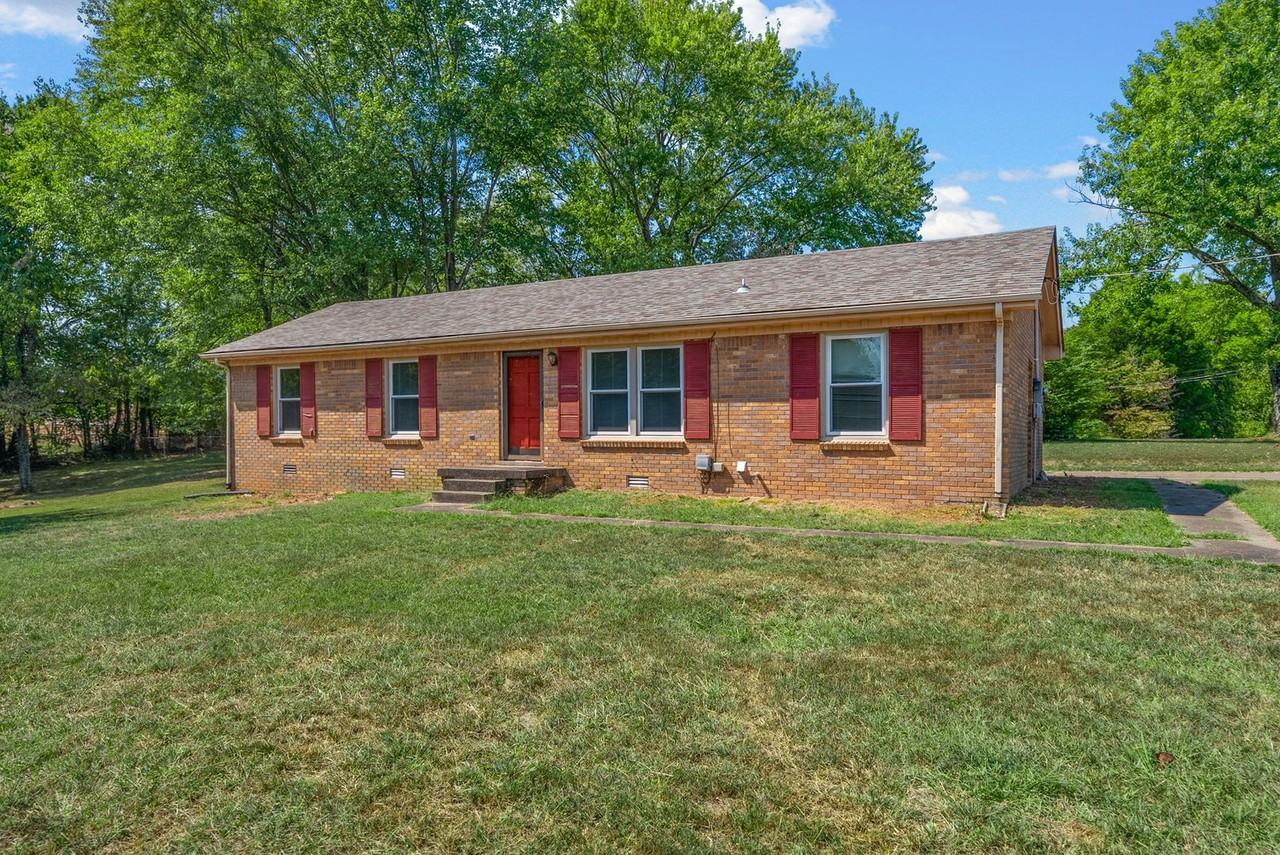 328 Welchwood Dr - Photo 2 of 26