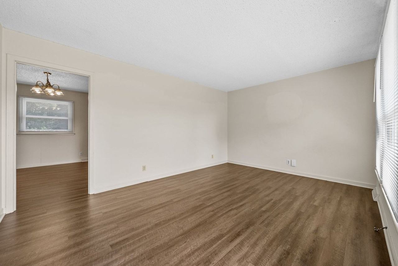 328 Welchwood Dr - Photo 4 of 26
