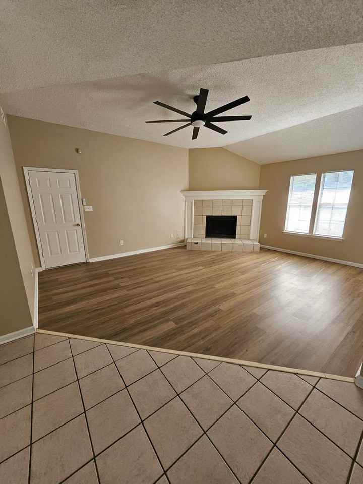 5146 Chantilly Dr - Photo 2 of 8