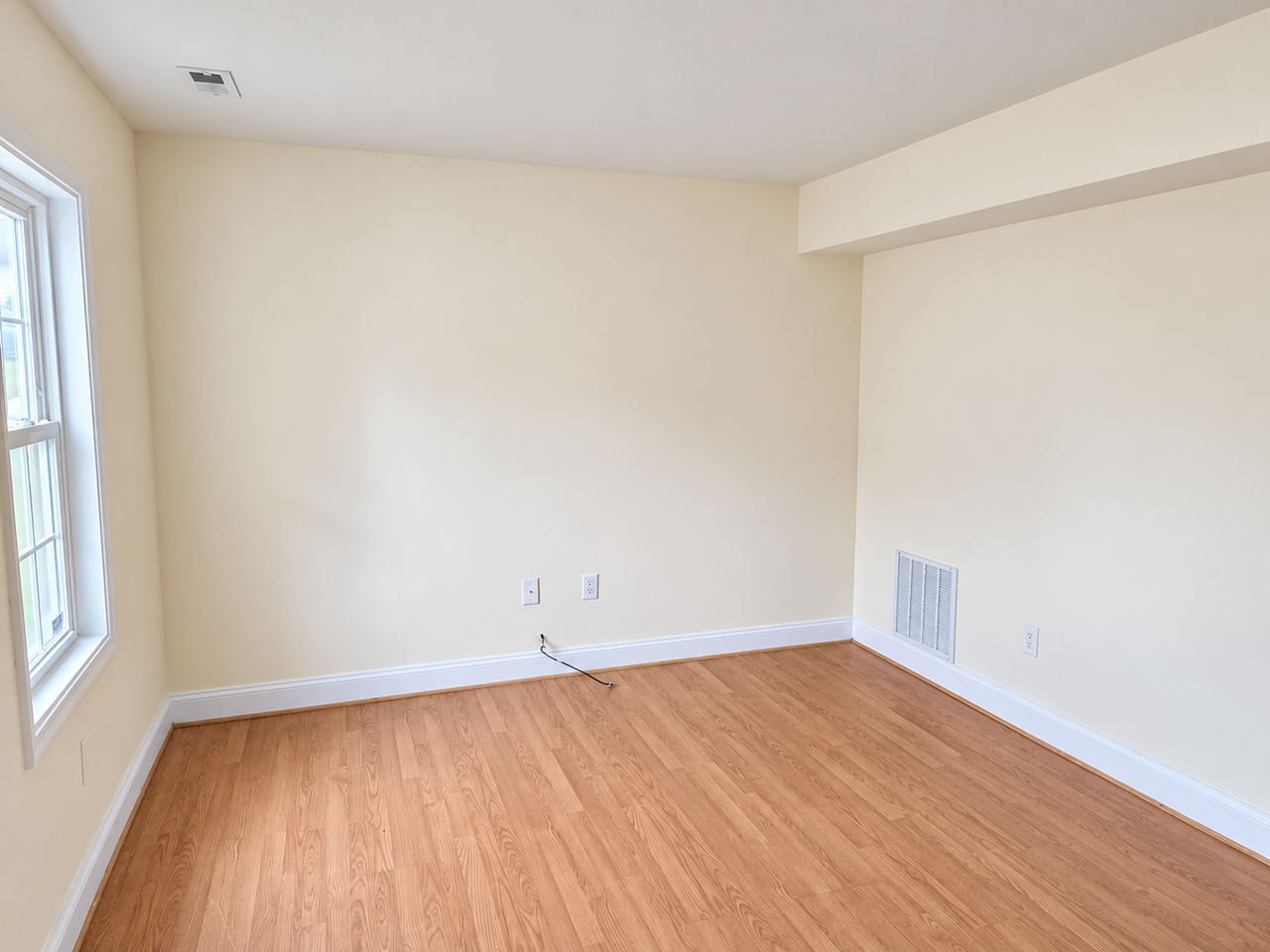 505 4th St - Photo 4 of 11