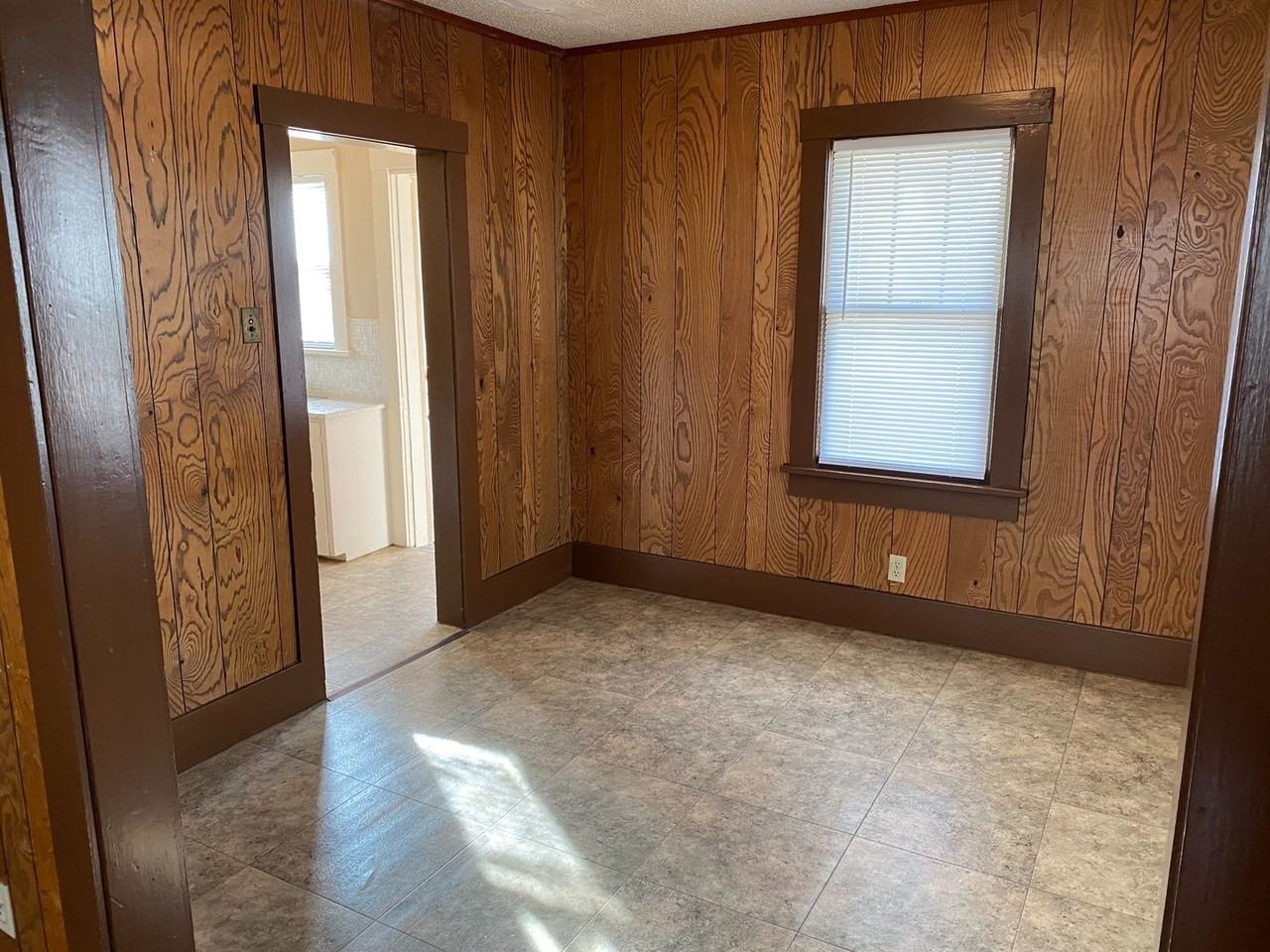 1217 Orchard St - Photo 4 of 13