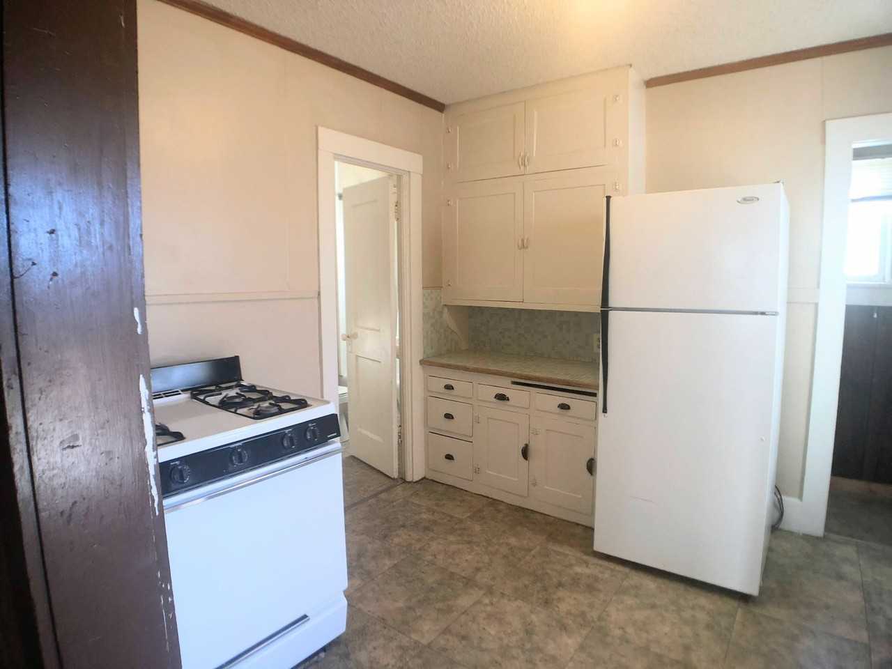 1217 Orchard St - Photo 5 of 13