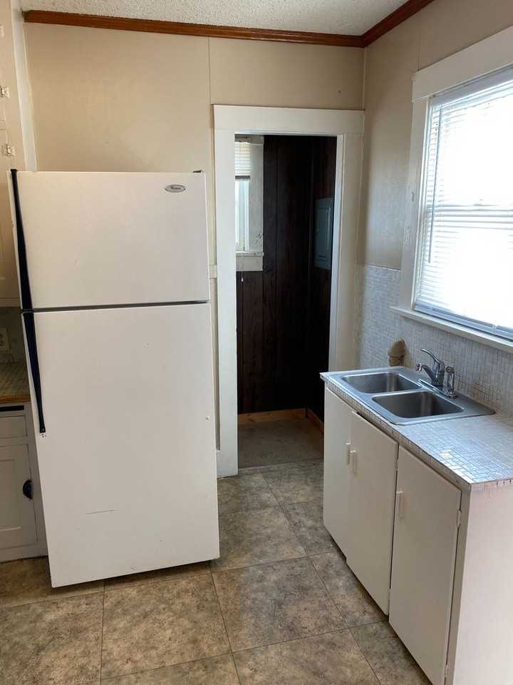 1217 Orchard St - Photo 6 of 13