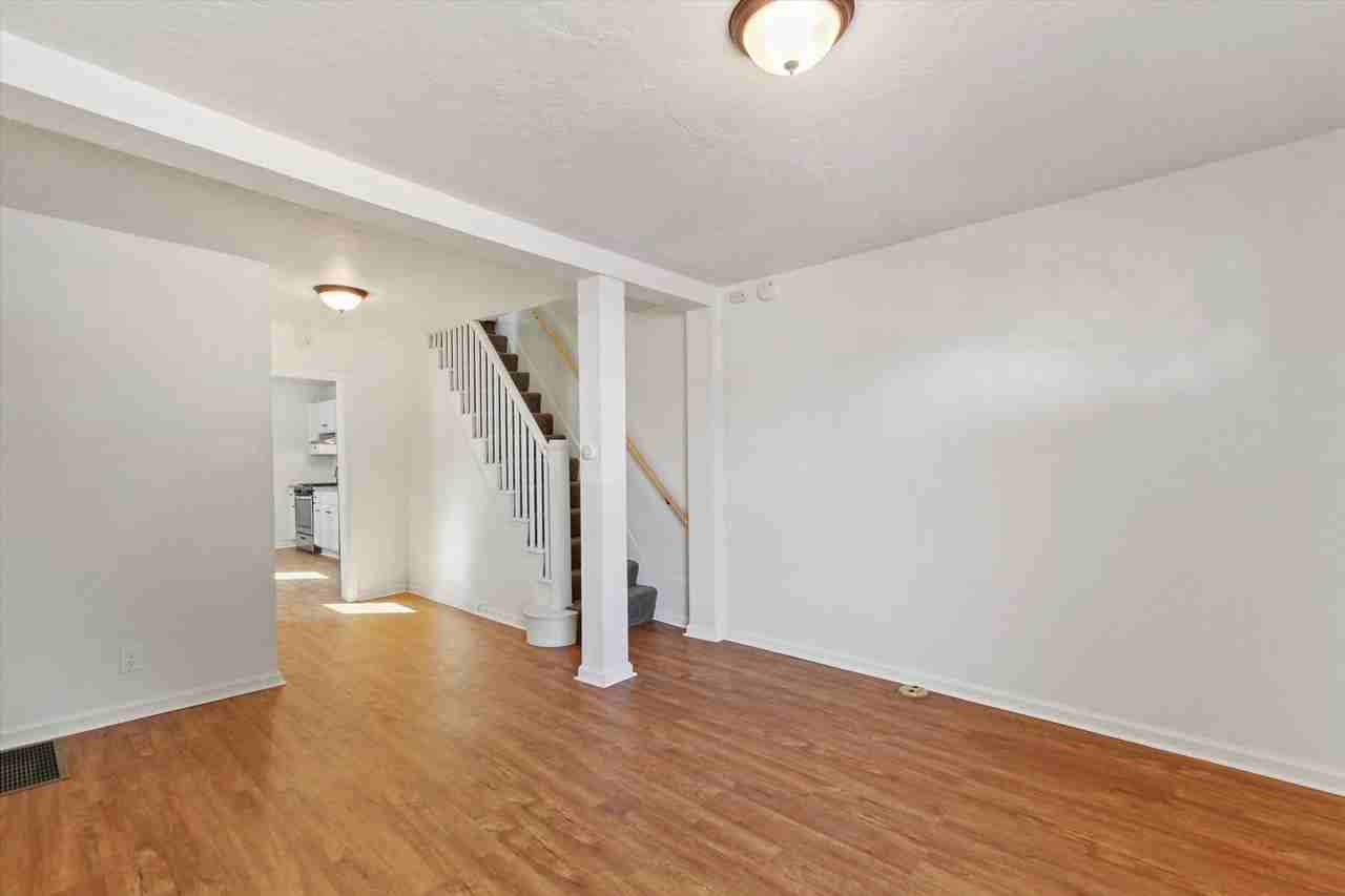 726 Glen Pl - Photo 5 of 26