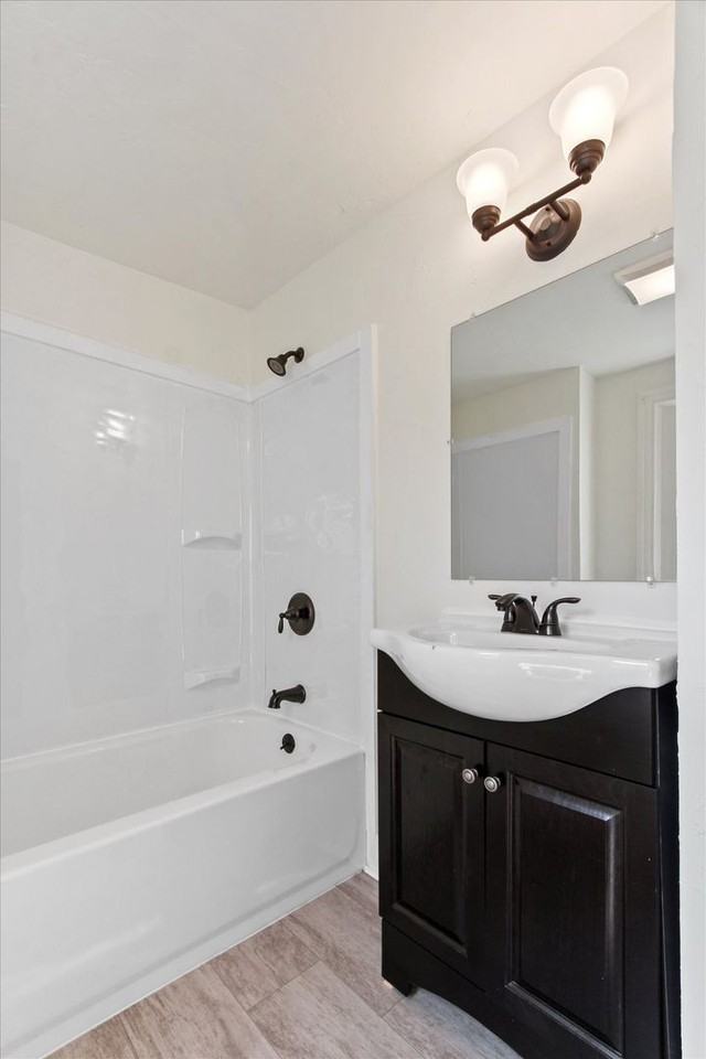 726 Glen Pl - Photo 7 of 26