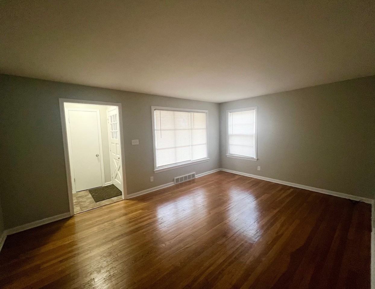 4410 Bayard Rd - Photo 4 of 13
