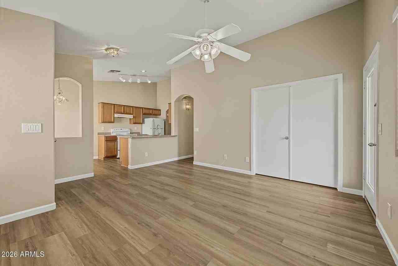 42598 W Colby Dr - Photo 3 of 19