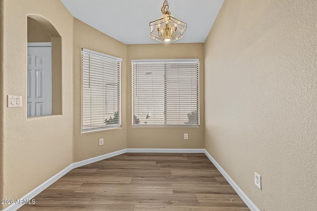 42598 W Colby Dr - Photo 4 of 19