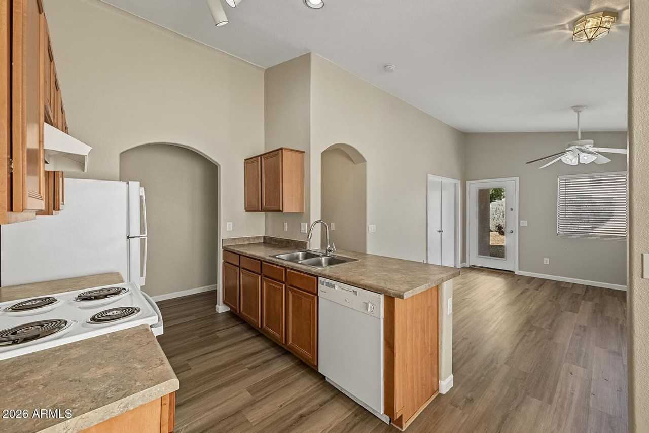 42598 W Colby Dr - Photo 5 of 19