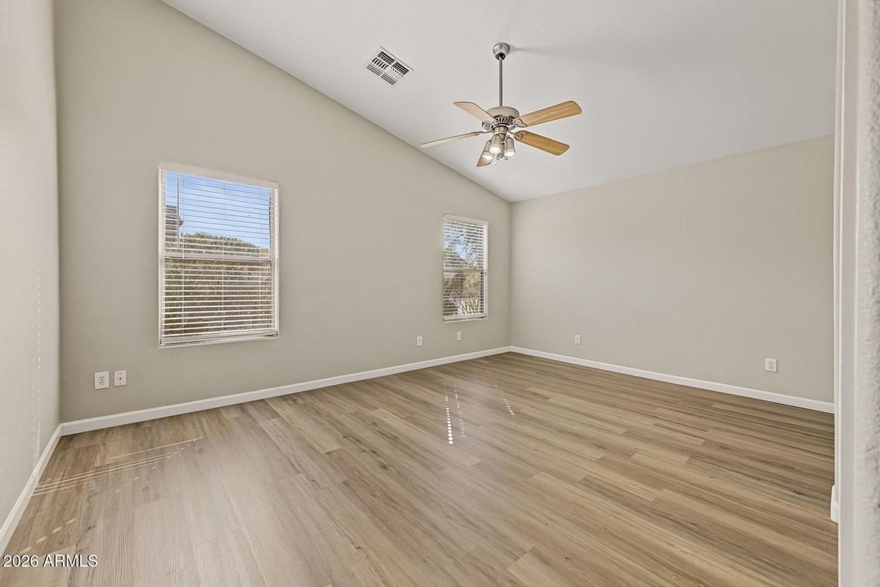 42598 W Colby Dr - Photo 6 of 19