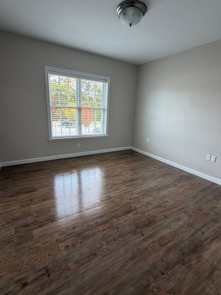 The Residences at Lincoln Park - Photo 5 of 13