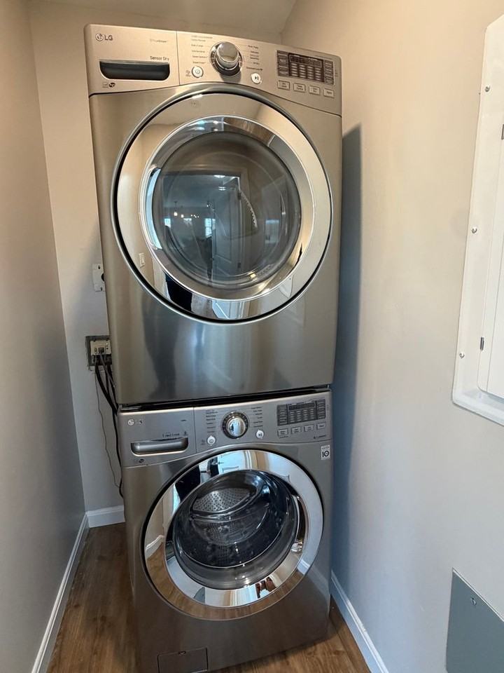 The Residences at Lincoln Park - Photo 6 of 13