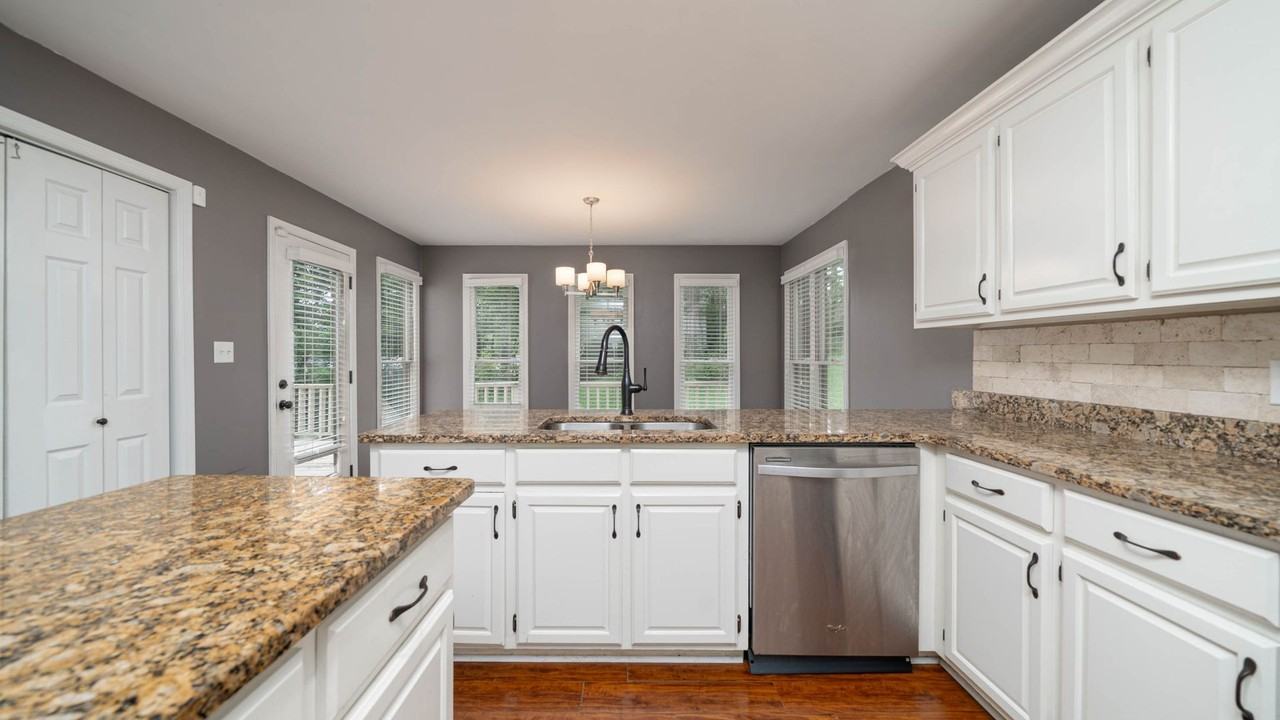 221 Stone Valley Dr - Photo 5 of 19
