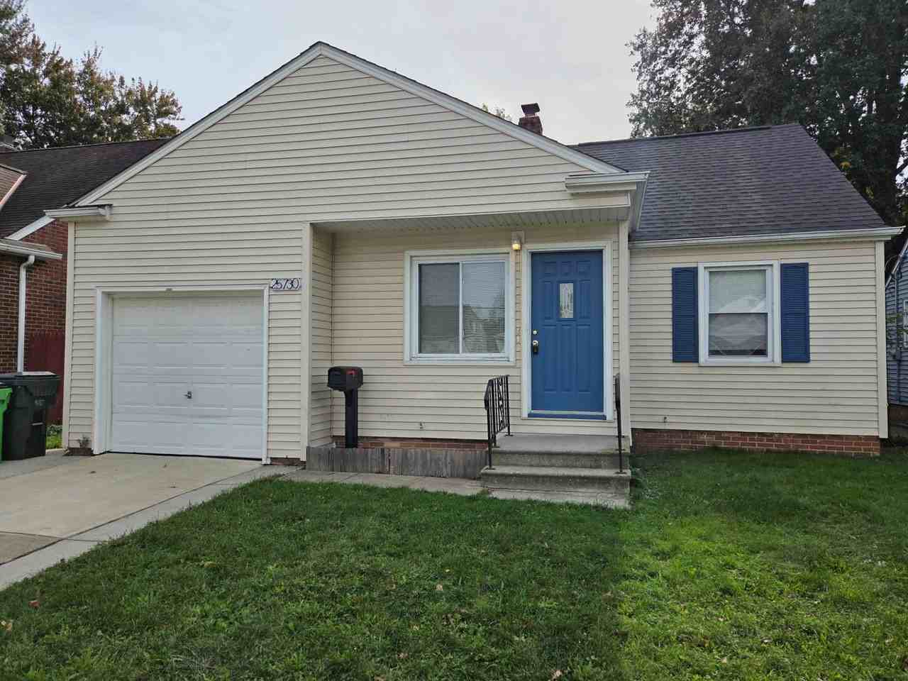 25730 Drakefield Ave - Photo 2 of 29
