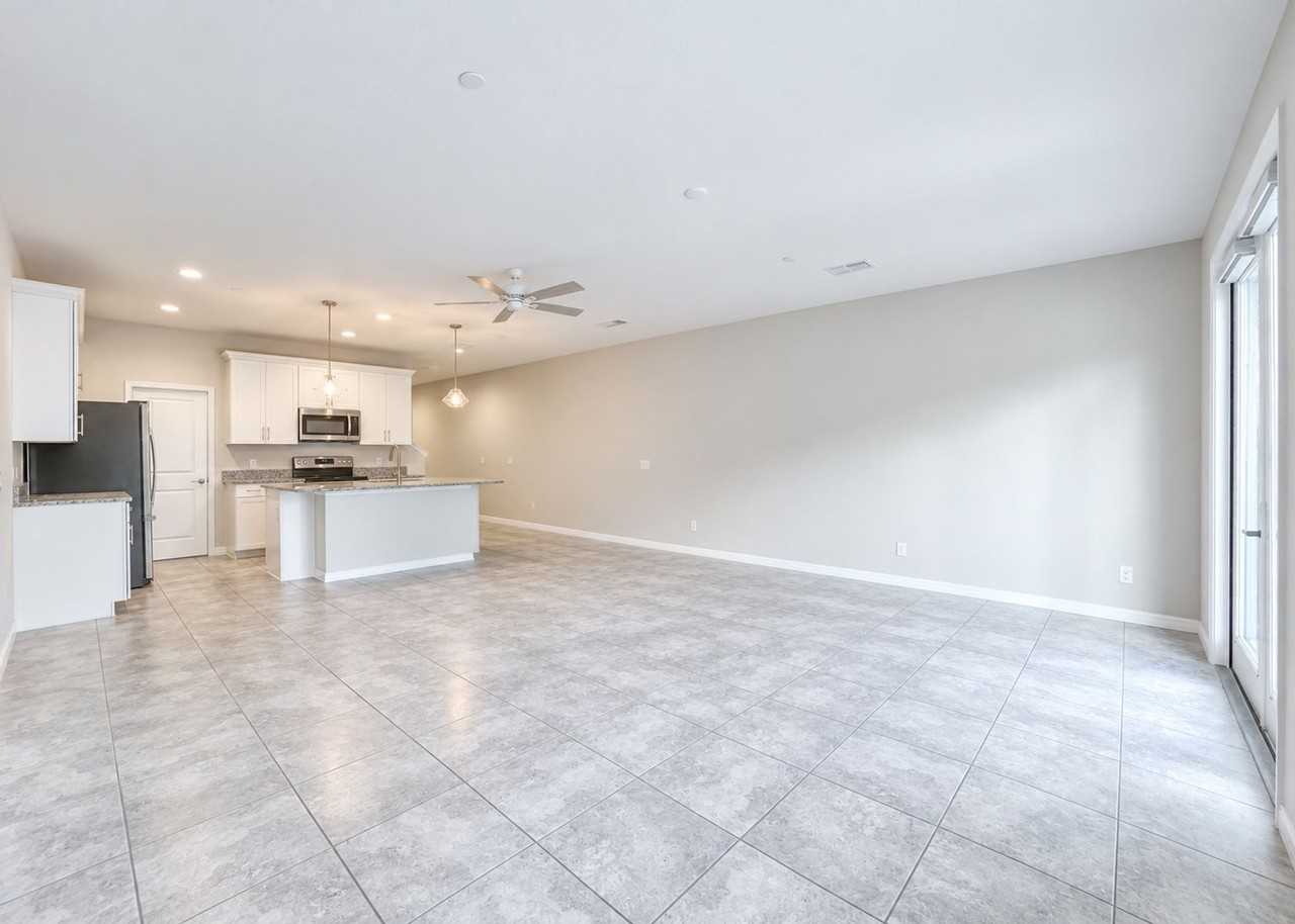 10551 Spring Arbor Ln - Photo 2 of 38
