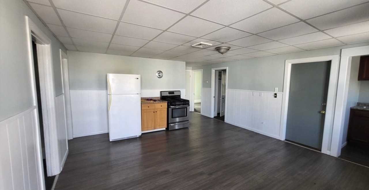 19 Gardner Ave - Photo 2 of 8