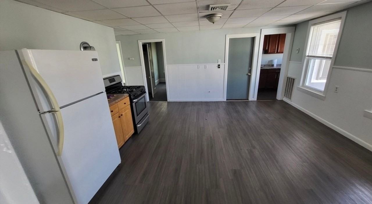 19 Gardner Ave - Photo 3 of 8