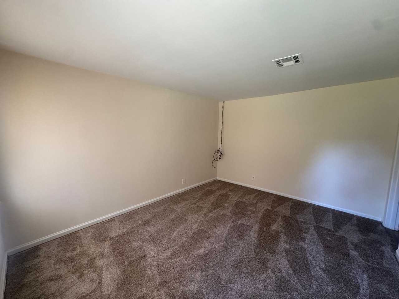 904 Coliseum Blvd - Photo 3 of 17