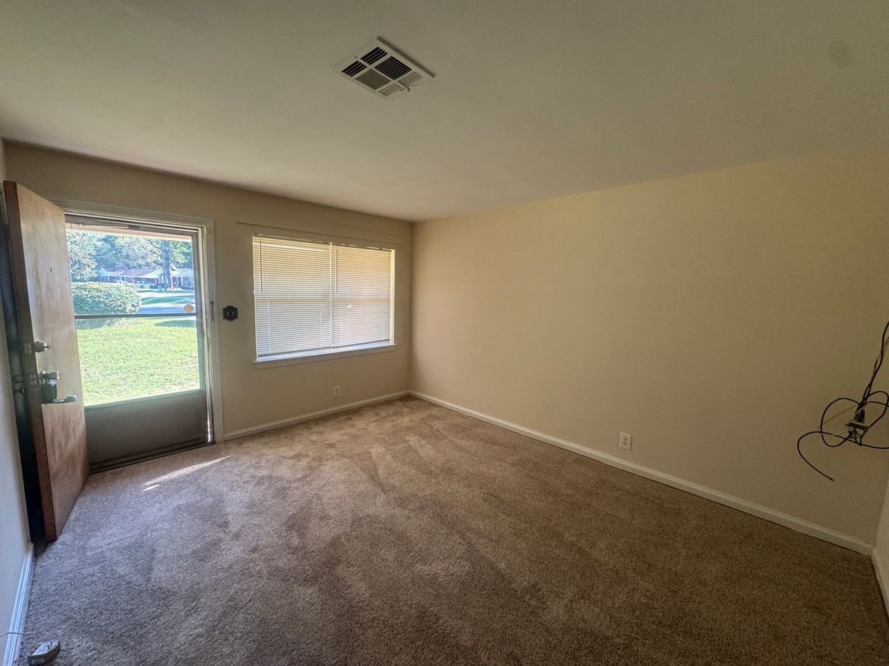 904 Coliseum Blvd - Photo 4 of 17