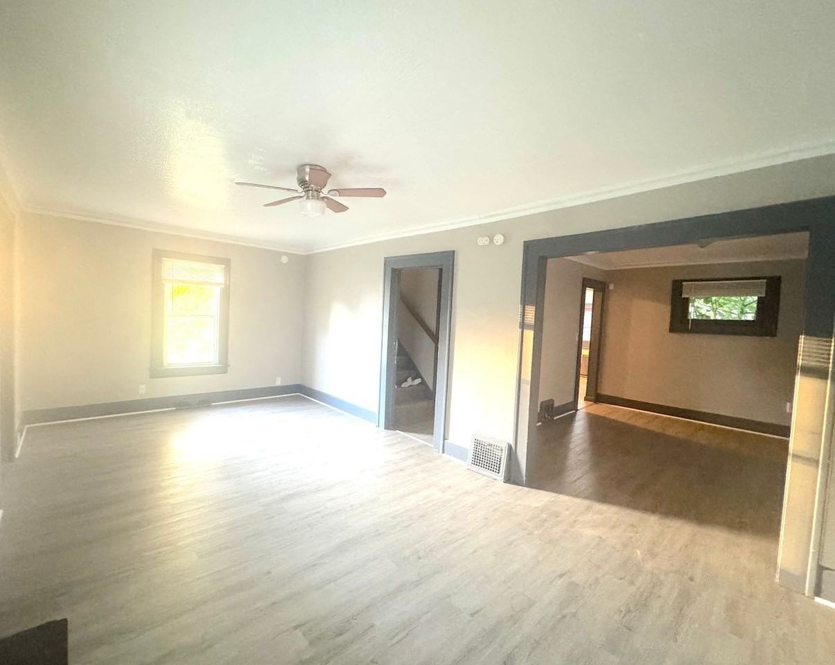 973 Whittier Ave - Photo 4 of 10