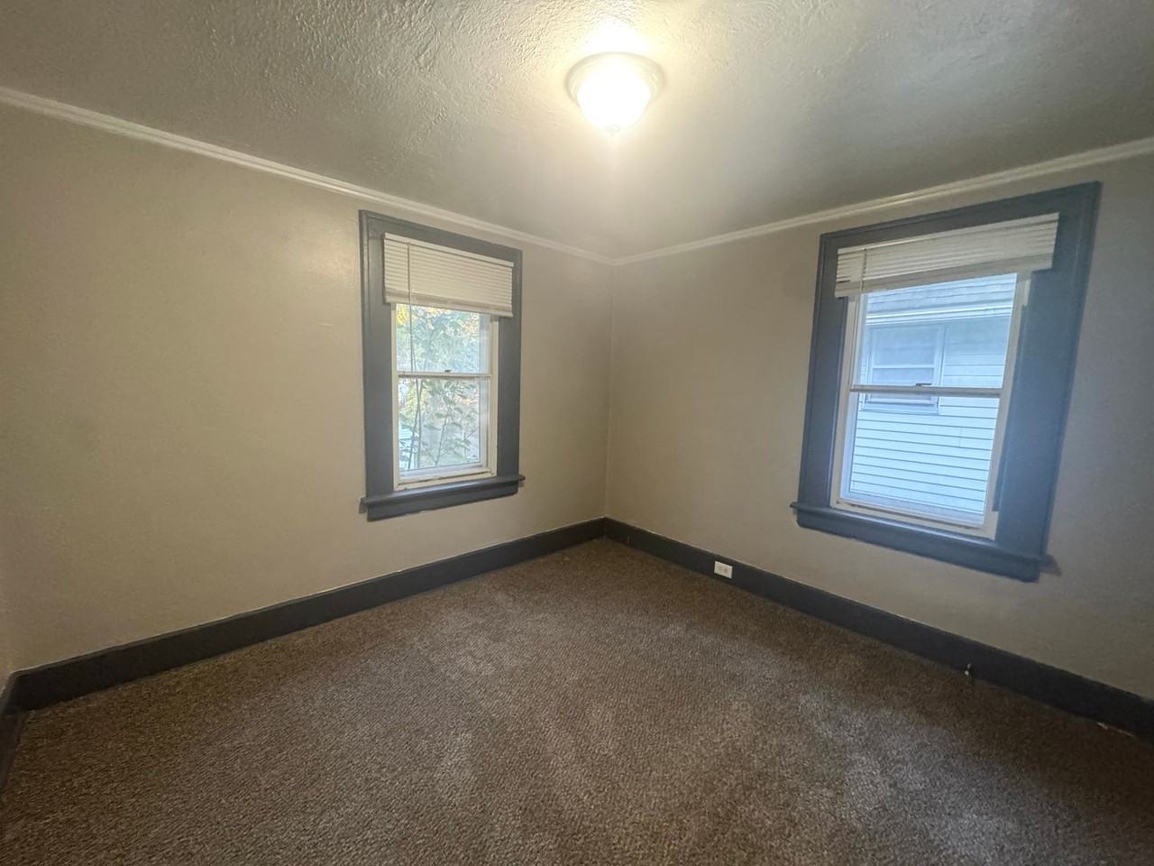 973 Whittier Ave - Photo 7 of 10