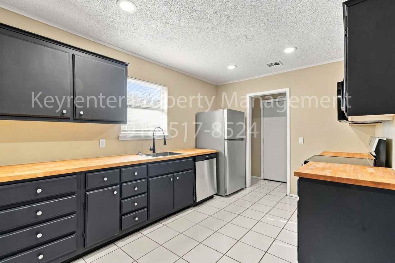 512 Park St - Photo 2 of 22