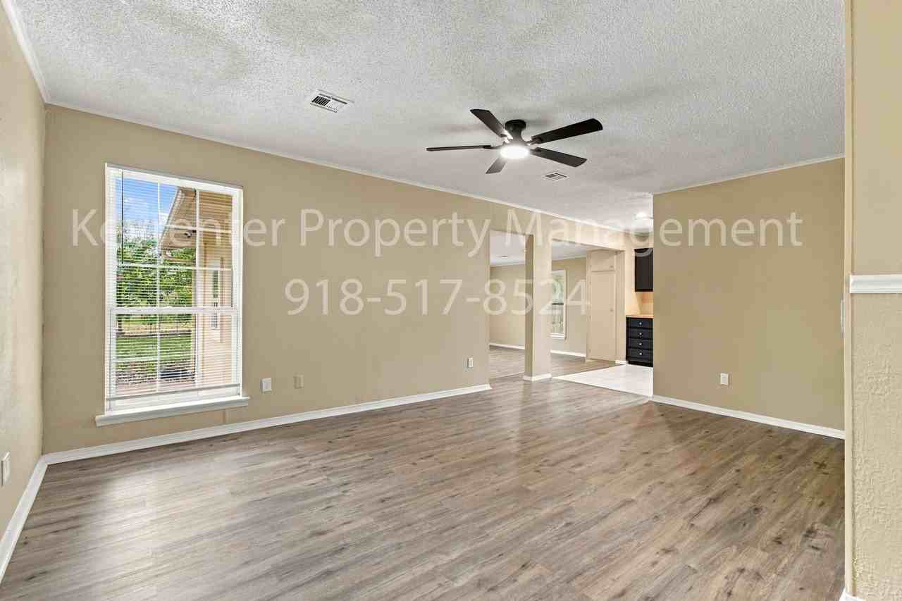 512 Park St - Photo 3 of 22