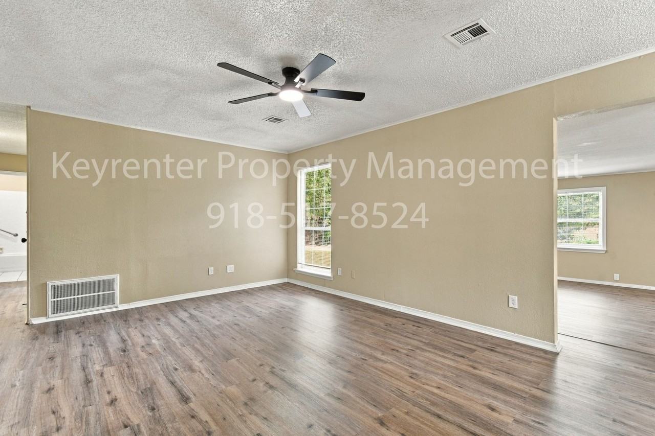 512 Park St - Photo 7 of 22