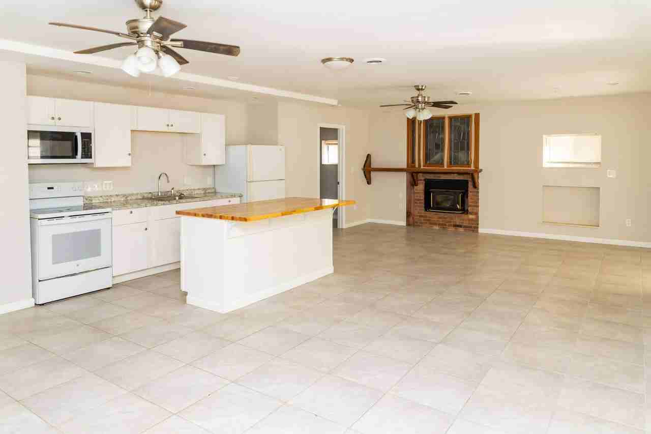 933 933 Caney Creek Rd - Photo 5 of 29