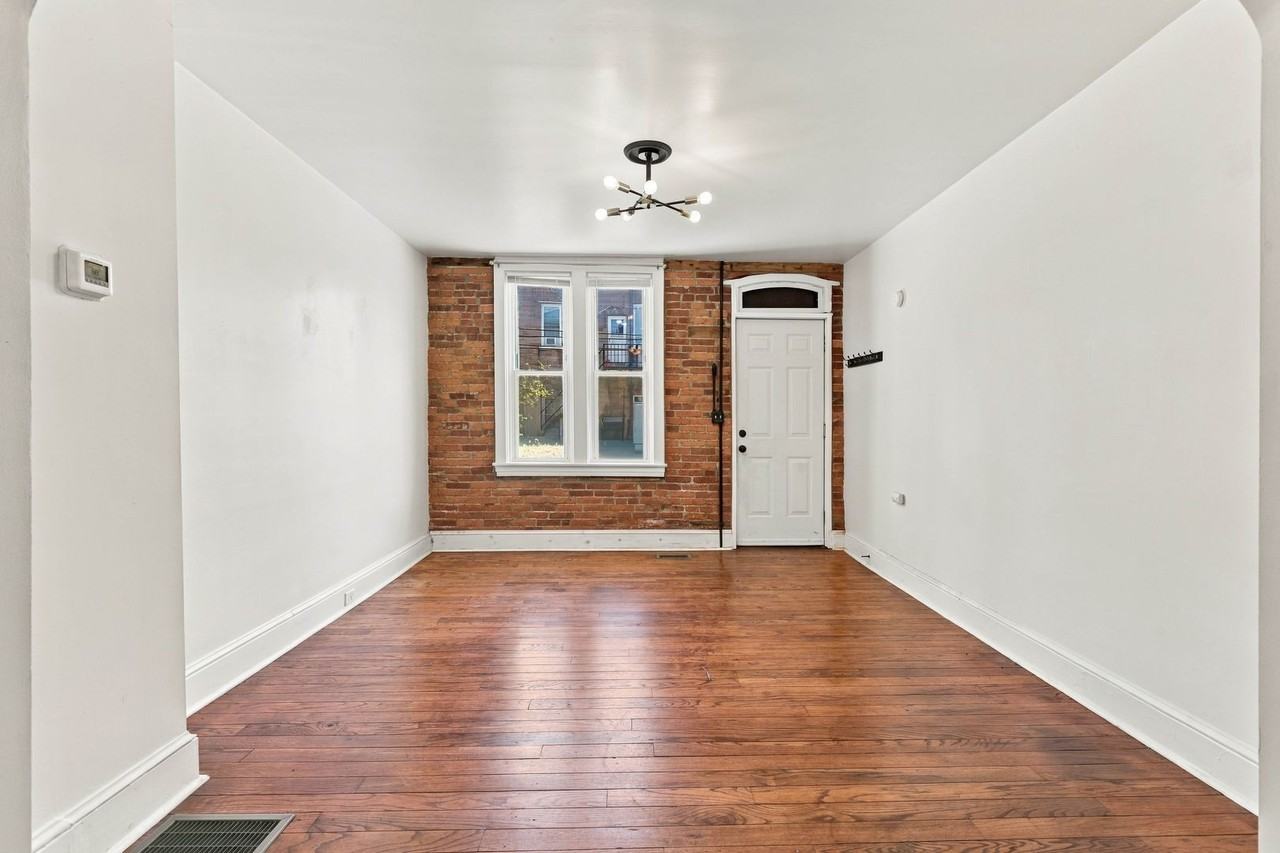 304 N Mulberry St - Photo 3 of 21