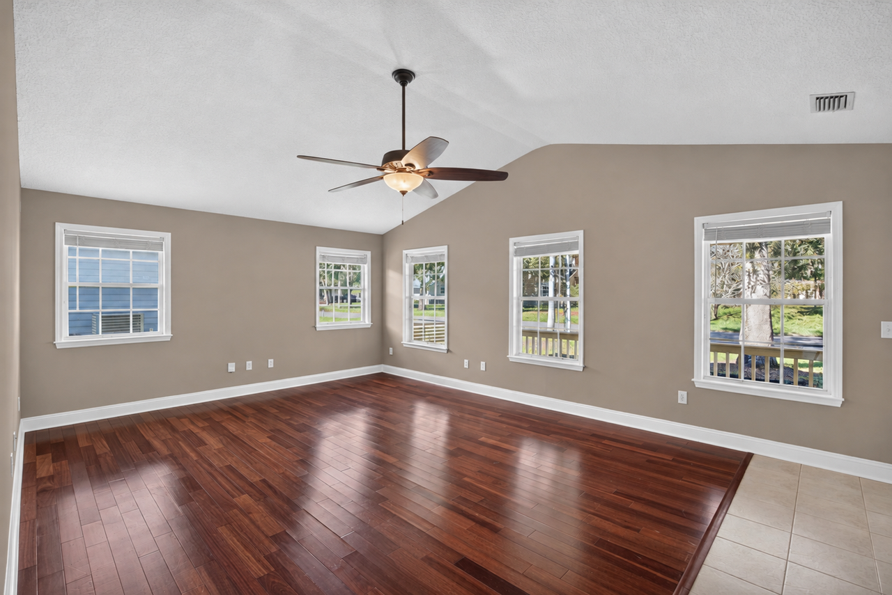 1006 Clay St - Photo 7 of 26