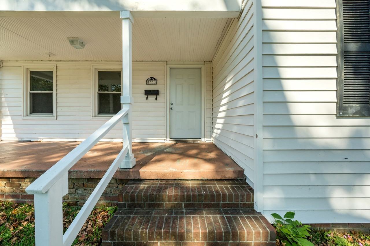 1300 Melrose Pkwy - Photo 2 of 35