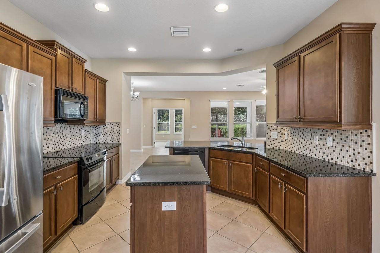 374 Salt Marsh Ln - Photo 3 of 44