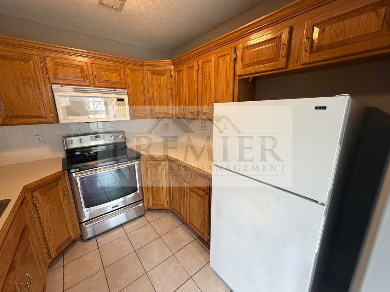 420 N Savage Ct - Photo 7 of 18