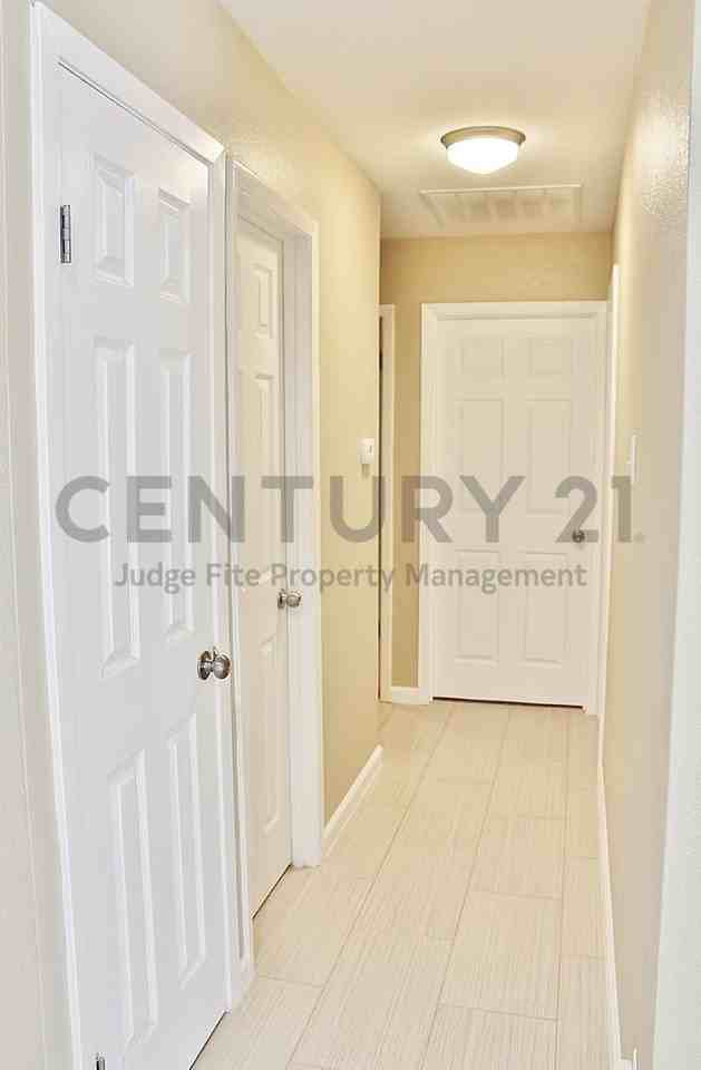 302 Linkwood Dr - Photo 3 of 24