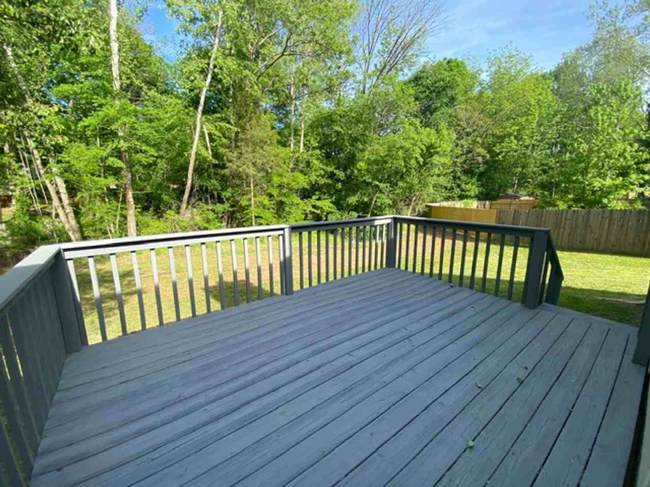 8628 Lockerbie Ln - Photo 4 of 23