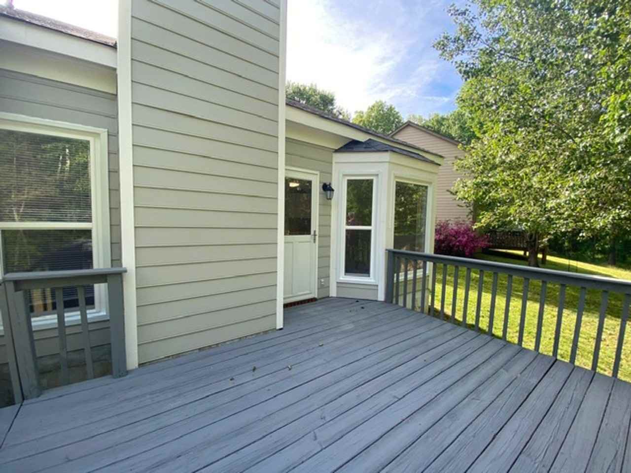 8628 Lockerbie Ln - Photo 5 of 23