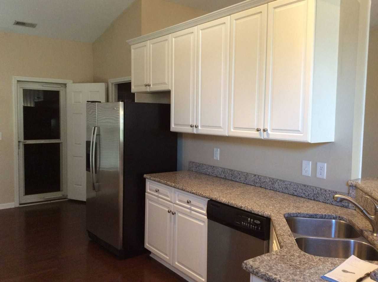 105 Lakeside Green Dr - Photo 7 of 30