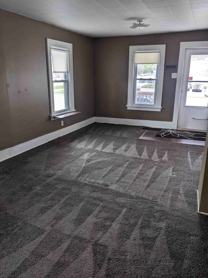 779 Fleming St - Photo 5 of 13