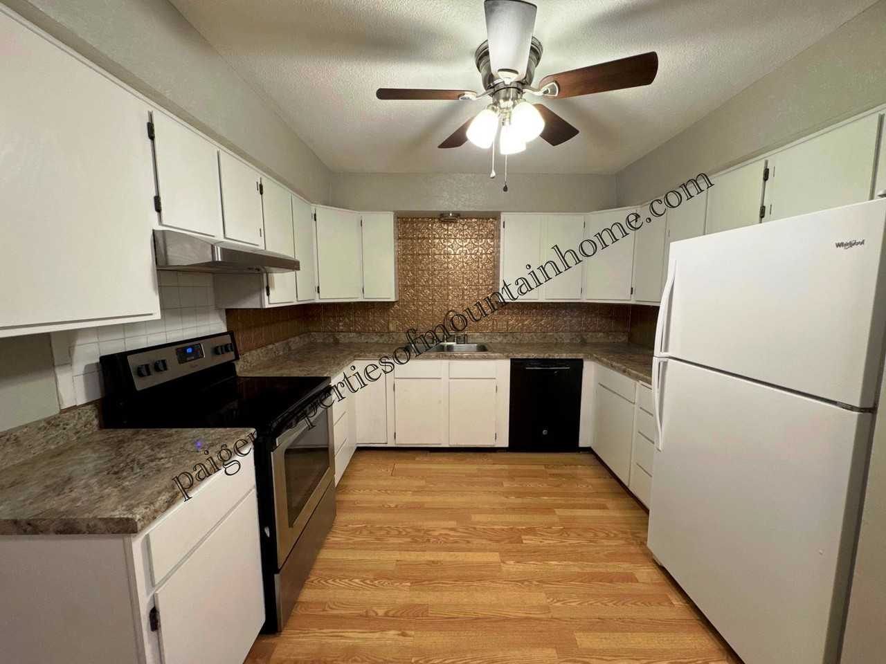 414 Powers St - Photo 7 of 24