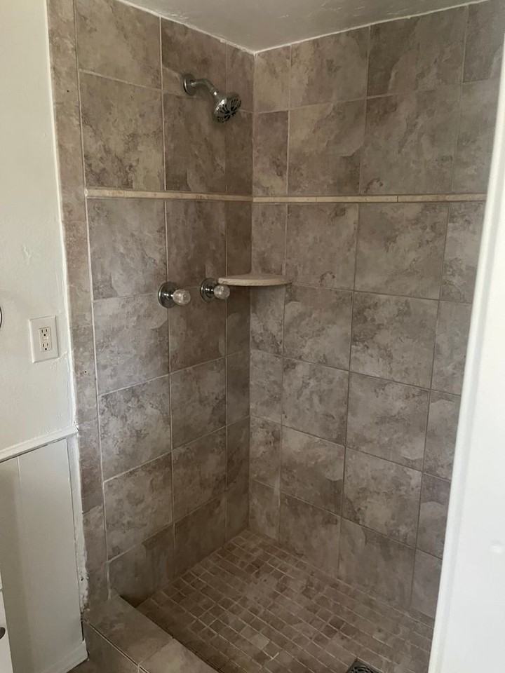 1931 Arapaho Dr - Photo 3 of 4