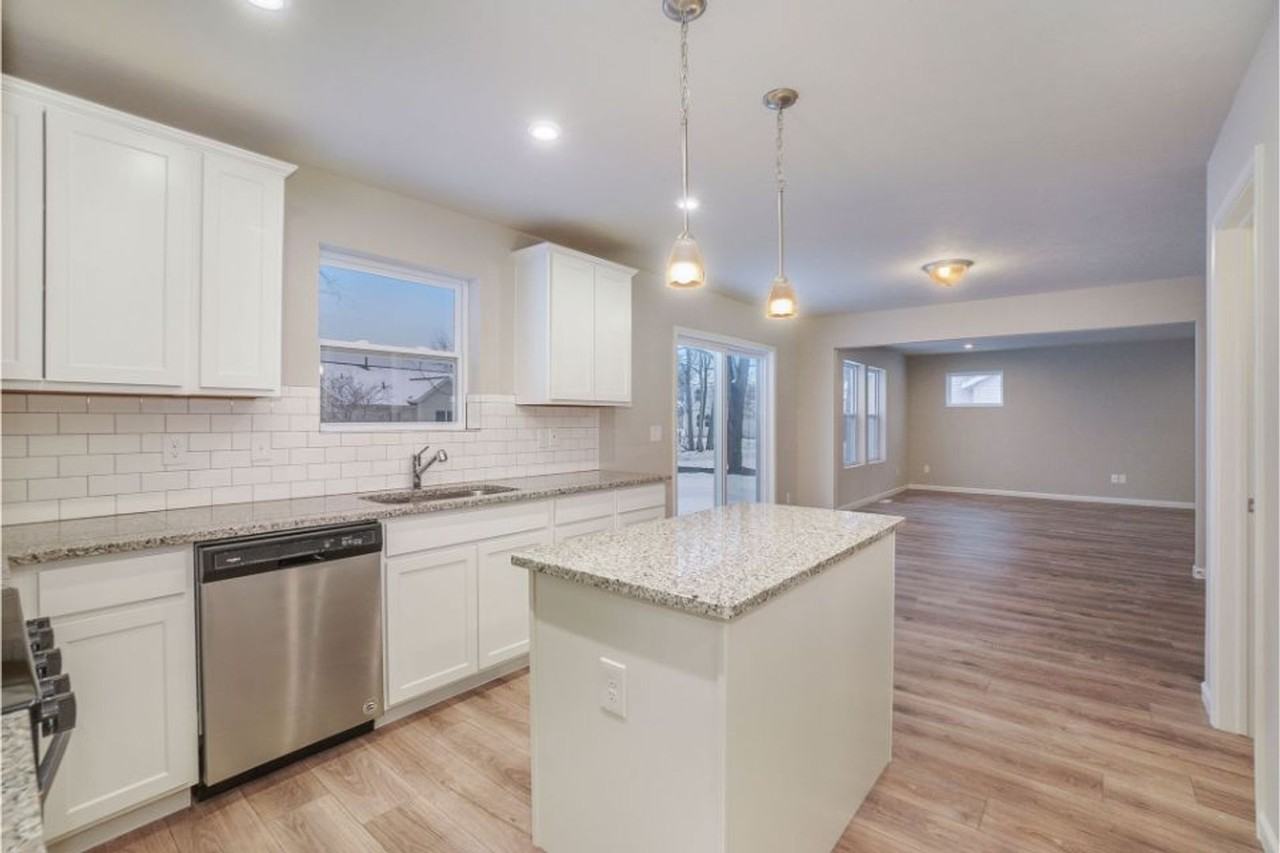 54142 Angeline Dr - Photo 2 of 25