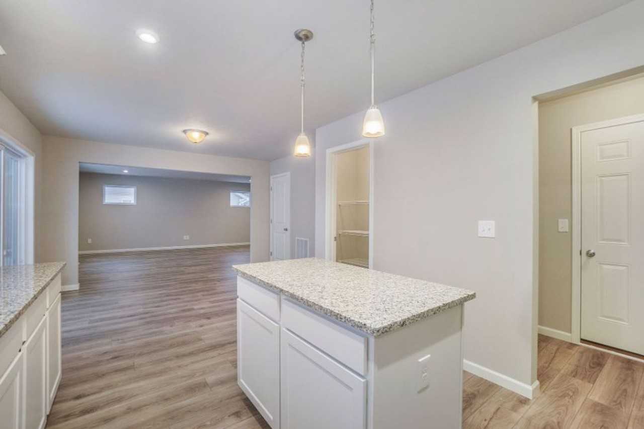 54142 Angeline Dr - Photo 5 of 25